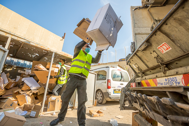 פינוי קרטונים למיחזור