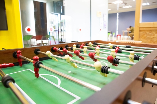 שולחן כדורגל